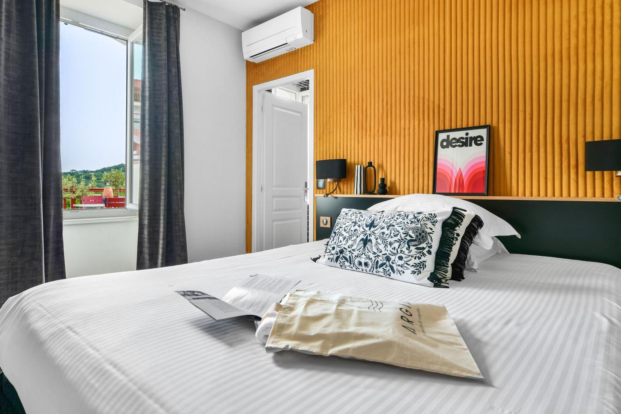 Hotel Argia Hasparren Kültér fotó